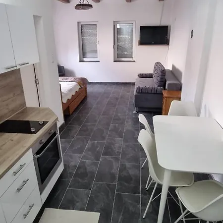 Zari Apartment *
